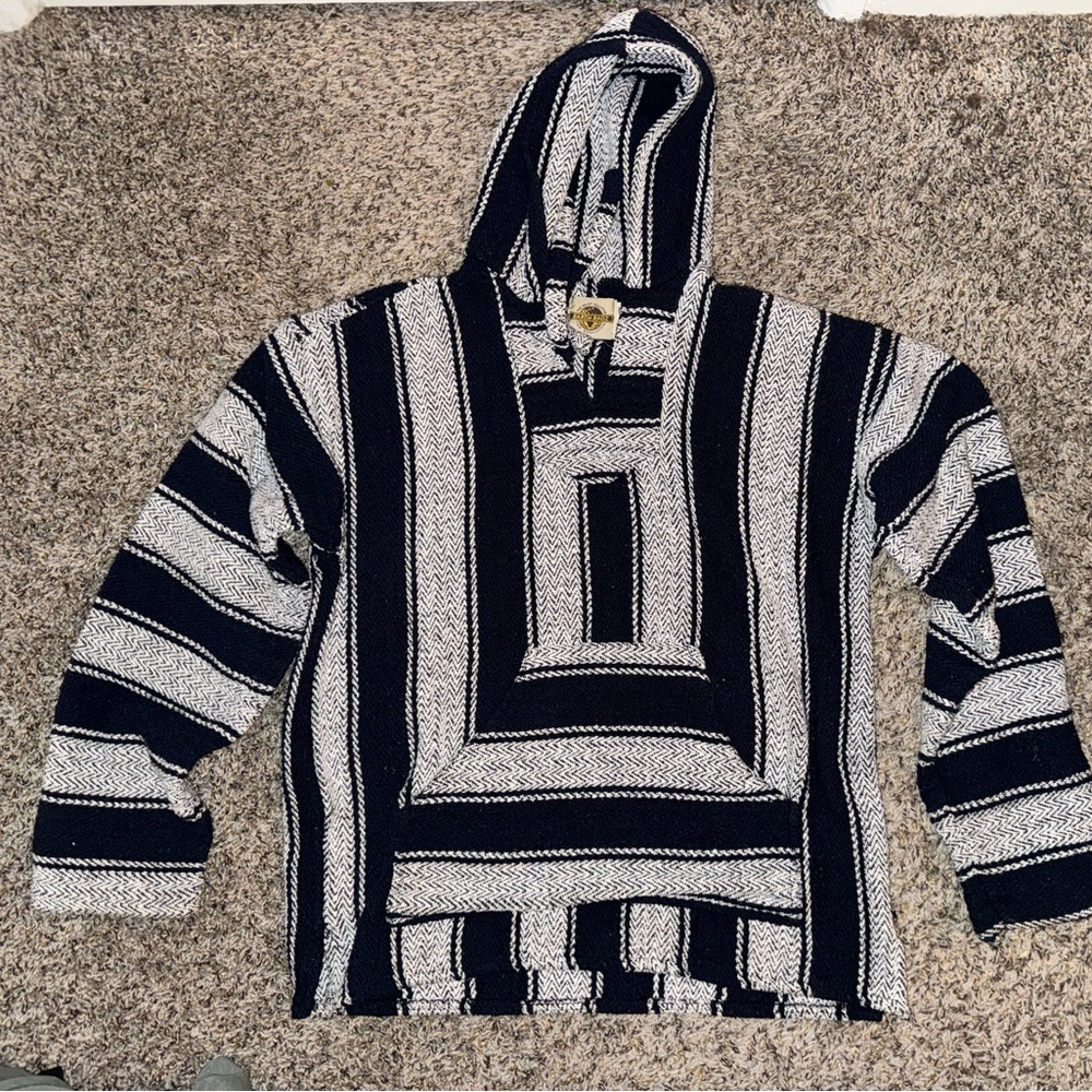 Earth Ragz Large Black and White Hoodie Sweatshirt
